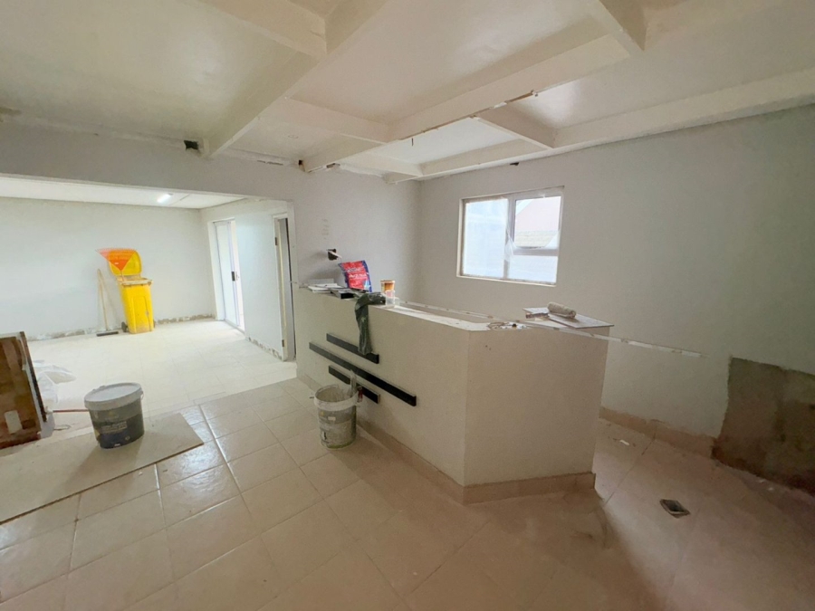 7 Bedroom Property for Sale in Sunnyridge Eastern Cape